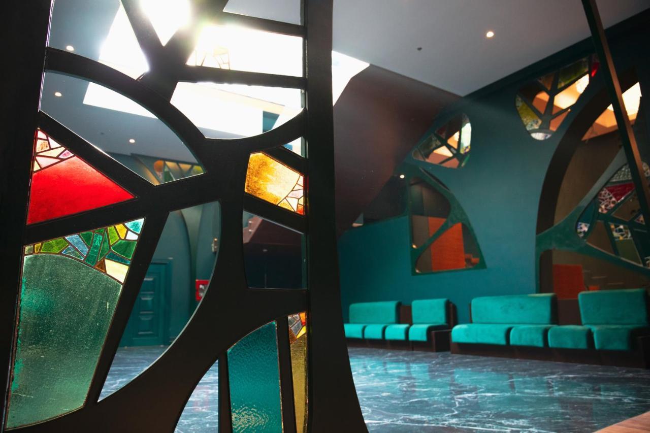 Arka Art Hotel Tirana Zewnętrze zdjęcie Interior of the sanctuary