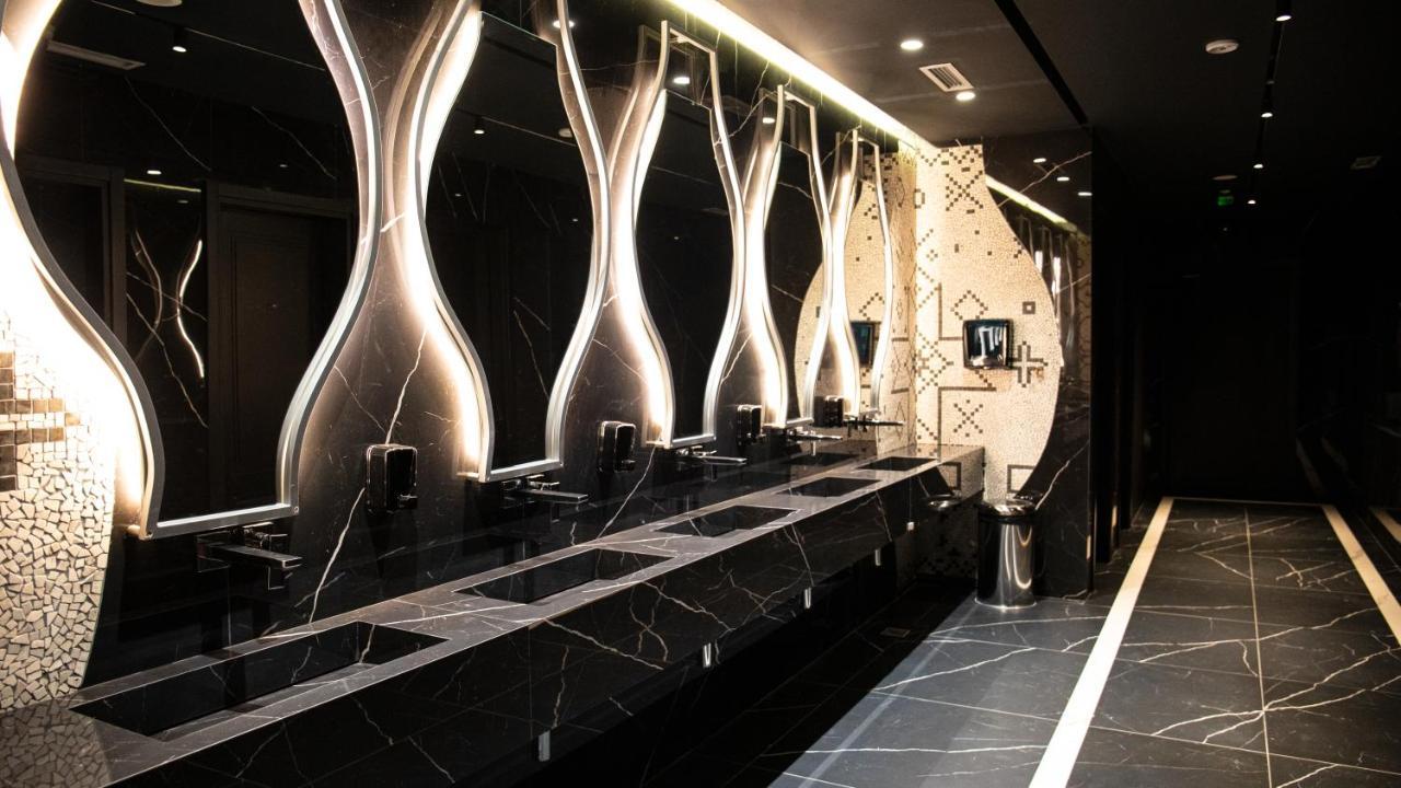 Arka Art Hotel Tirana Zewnętrze zdjęcie The interior of the restroom at the 2012 Olympics