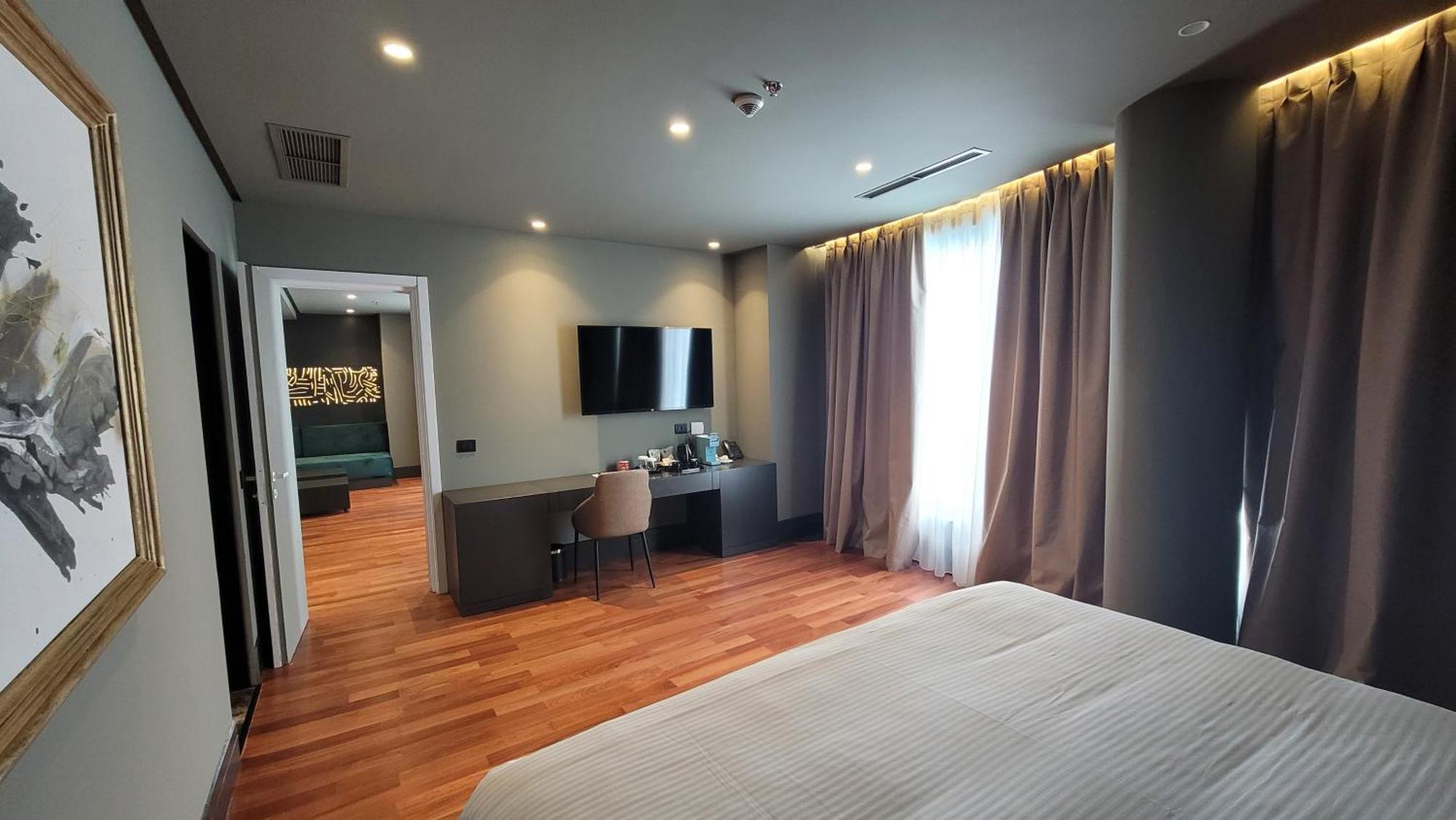 Arka Art Hotel Tirana Zewnętrze zdjęcie Suite room