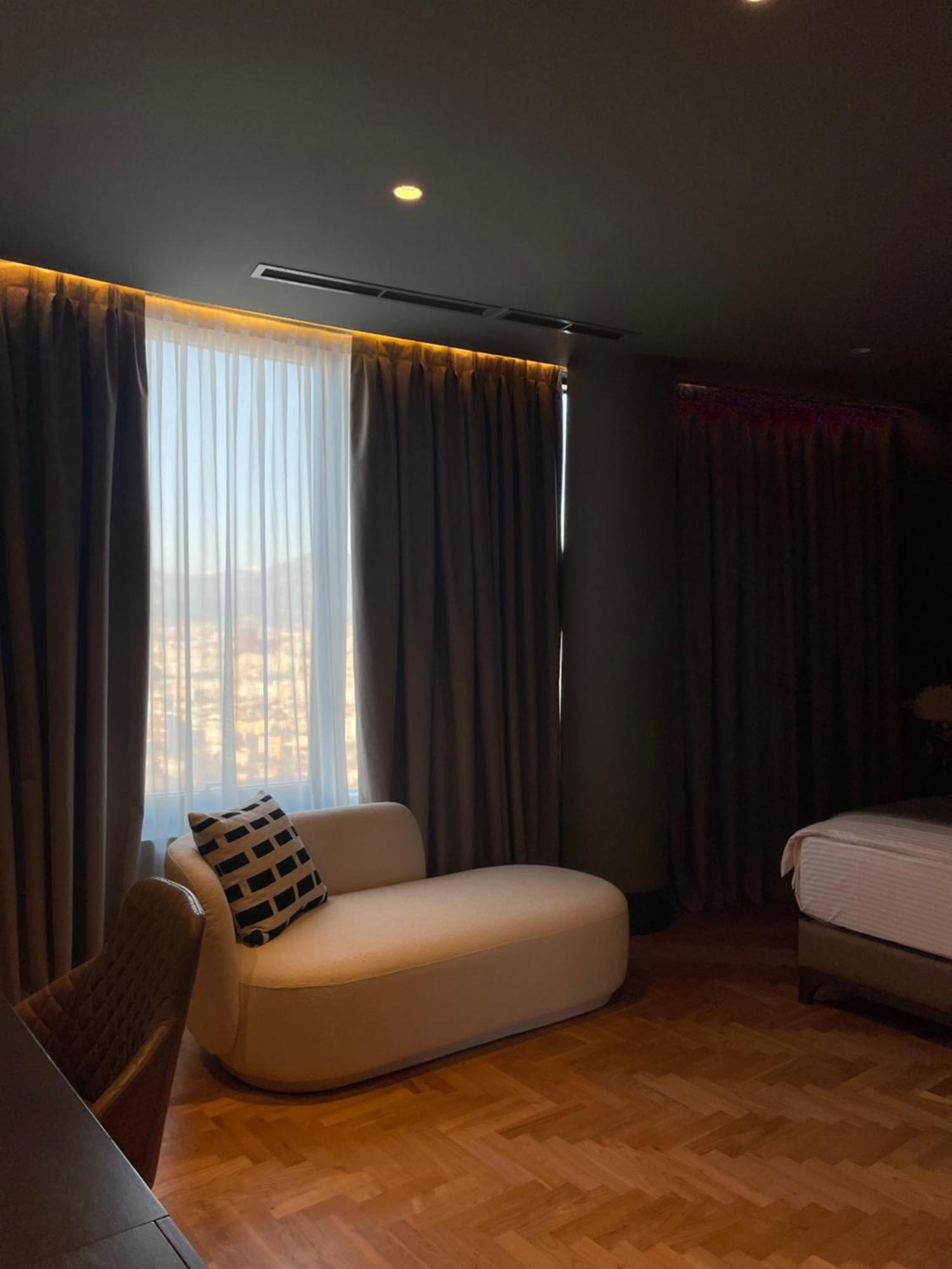 Arka Art Hotel Tirana Zewnętrze zdjęcie A room at the hotel