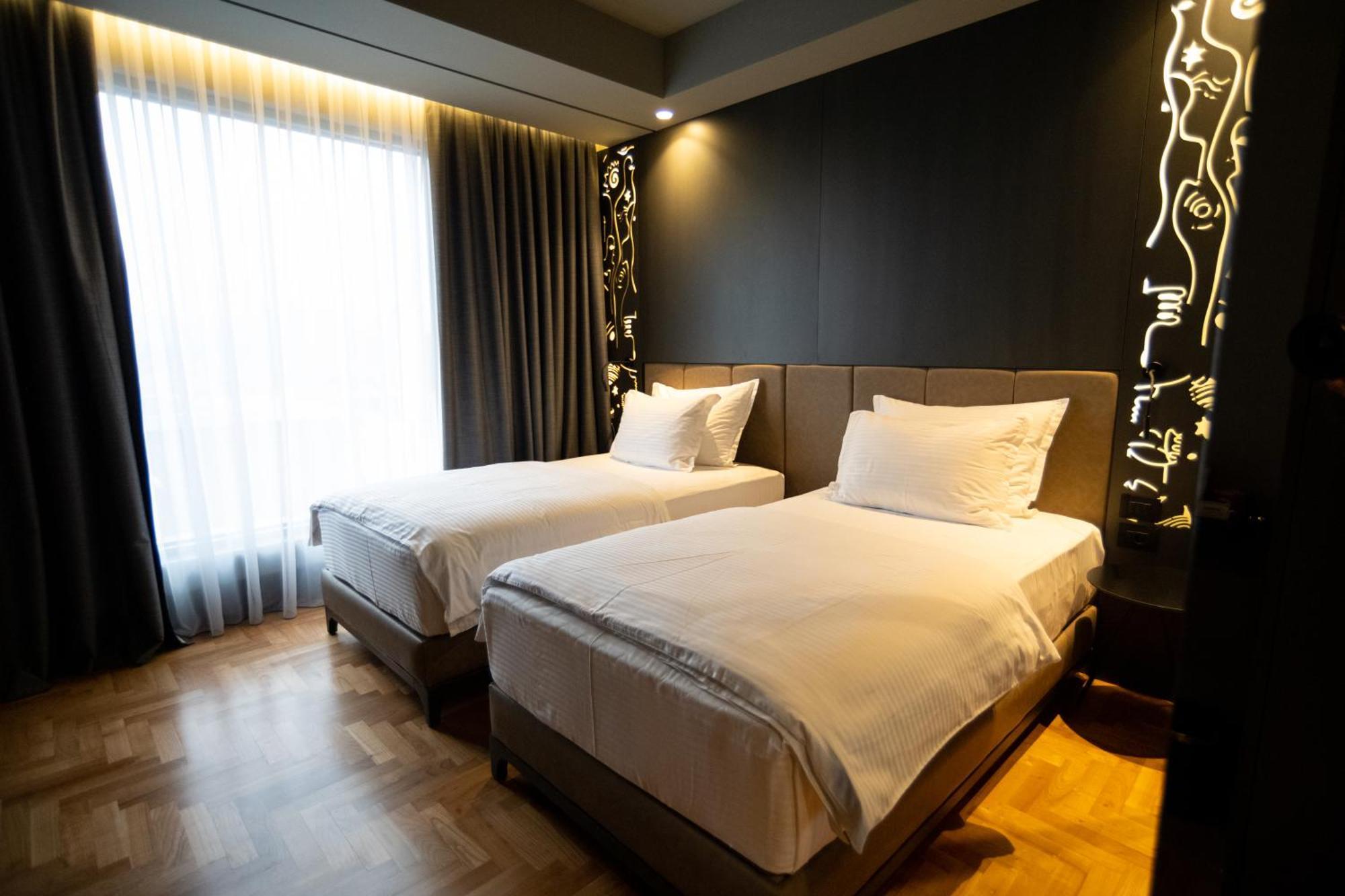Arka Art Hotel Tirana Zewnętrze zdjęcie Deluxe Twin Room