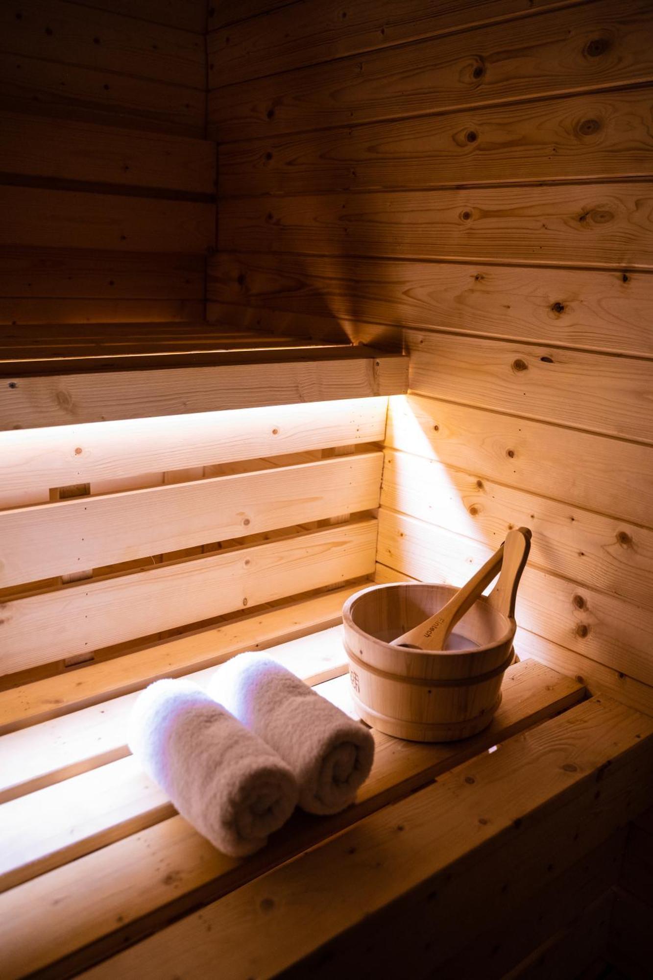 Arka Art Hotel Tirana Zewnętrze zdjęcie Sauna bucket and ladle