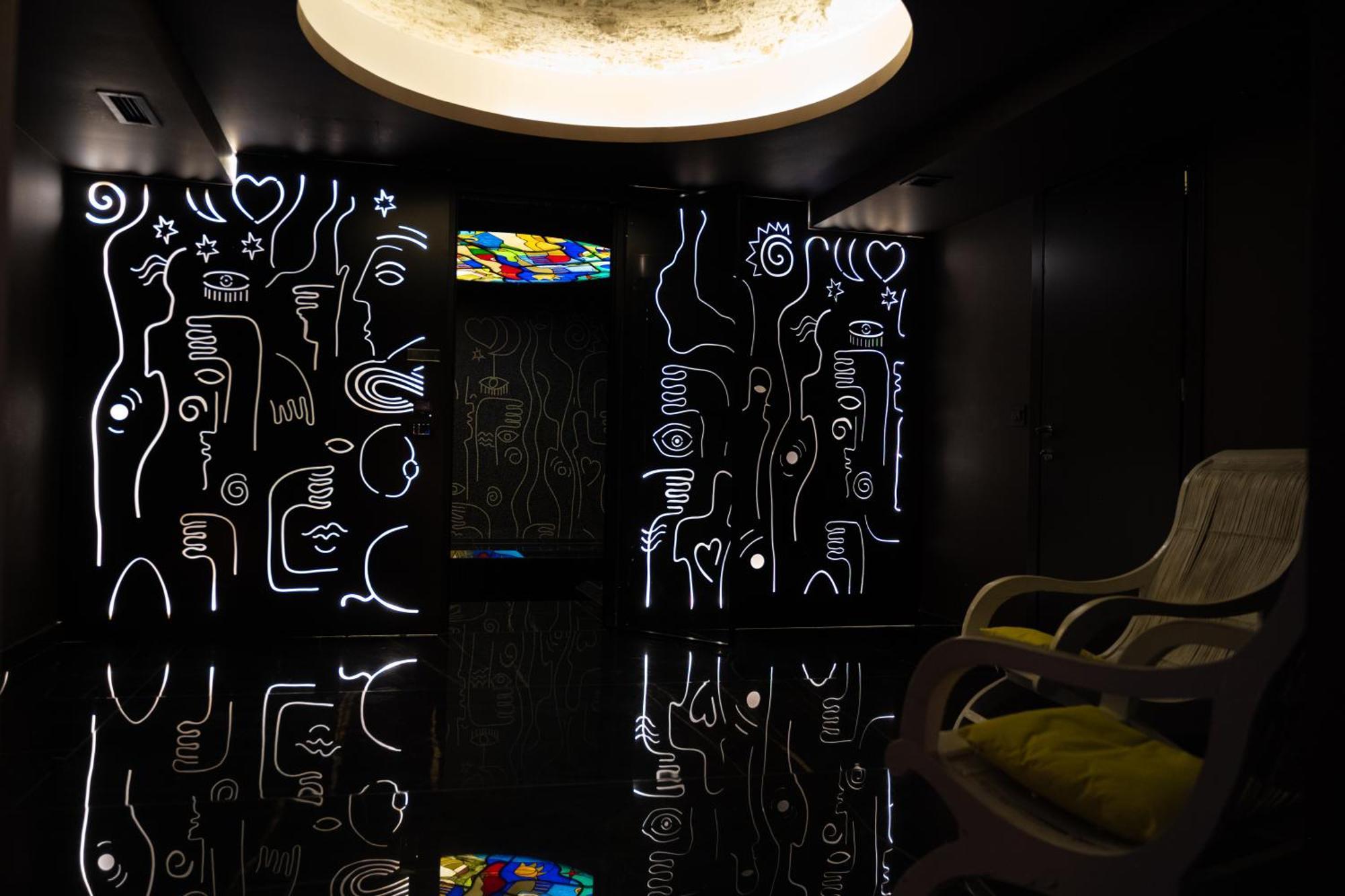 Arka Art Hotel Tirana Zewnętrze zdjęcie The interior of the elevator